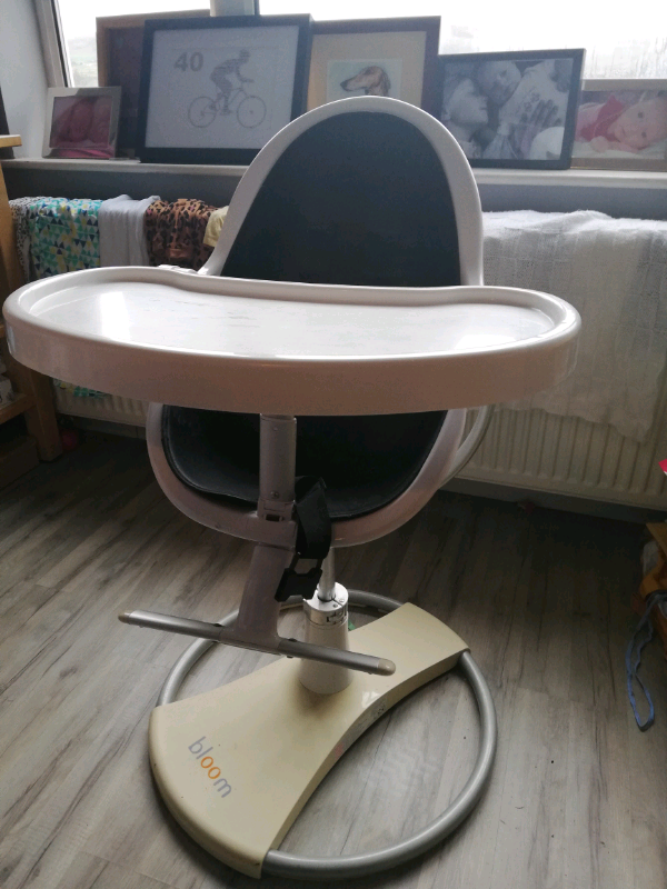 egg style high chair